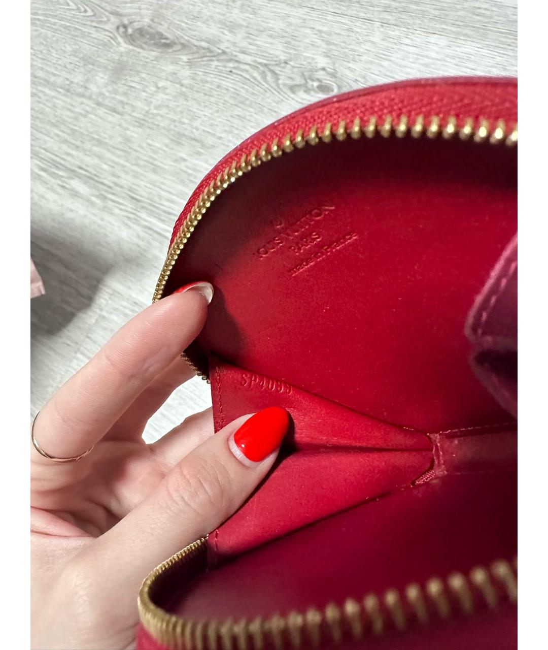 LOUIS VUITTON Бордовый кошелек из лакированной кожи, фото 4