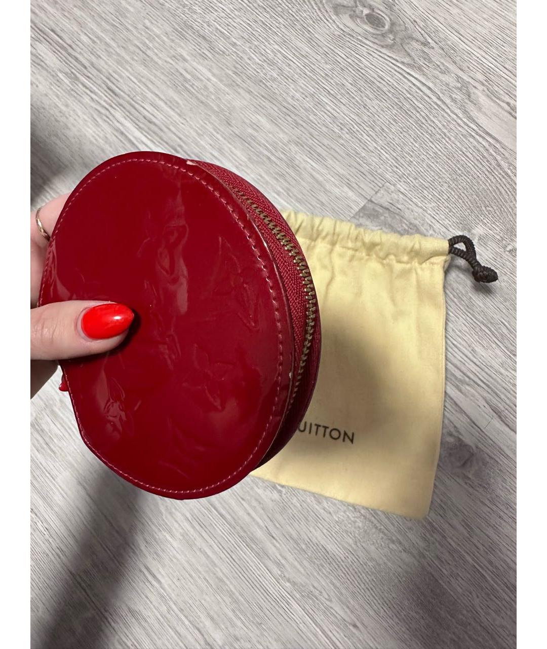 LOUIS VUITTON Бордовый кошелек из лакированной кожи, фото 6