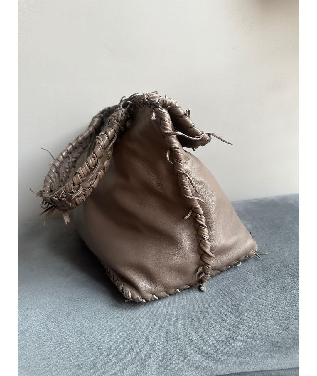 BOTTEGA VENETA Бежевая кожаная сумка тоут, фото 5