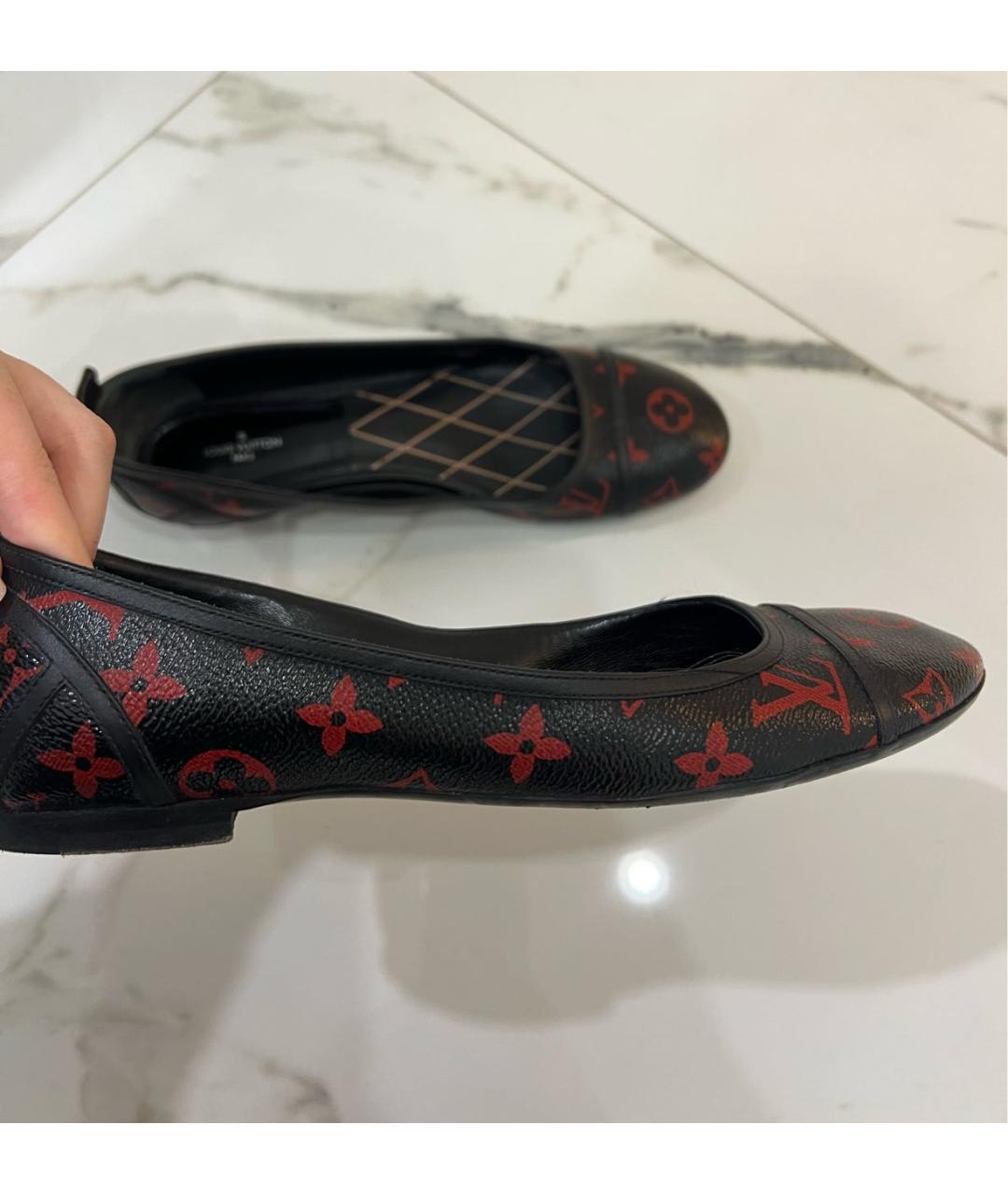 LOUIS VUITTON Черные кожаные балетки, фото 5