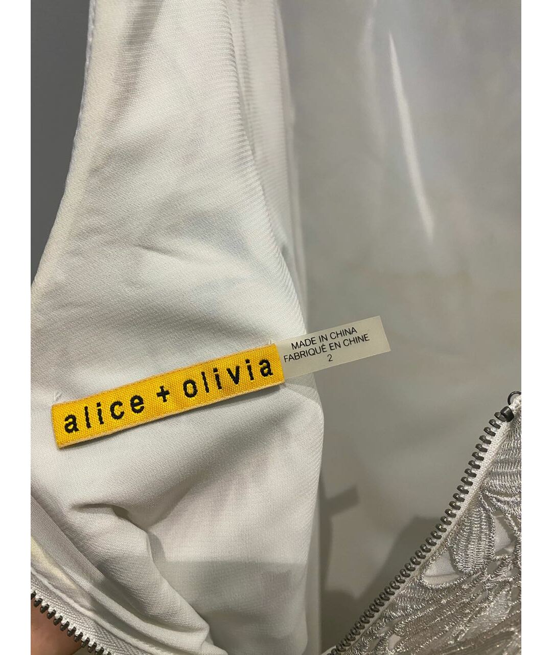 ALICE+OLIVIA Серебряное кружевное вечернее платье, фото 4