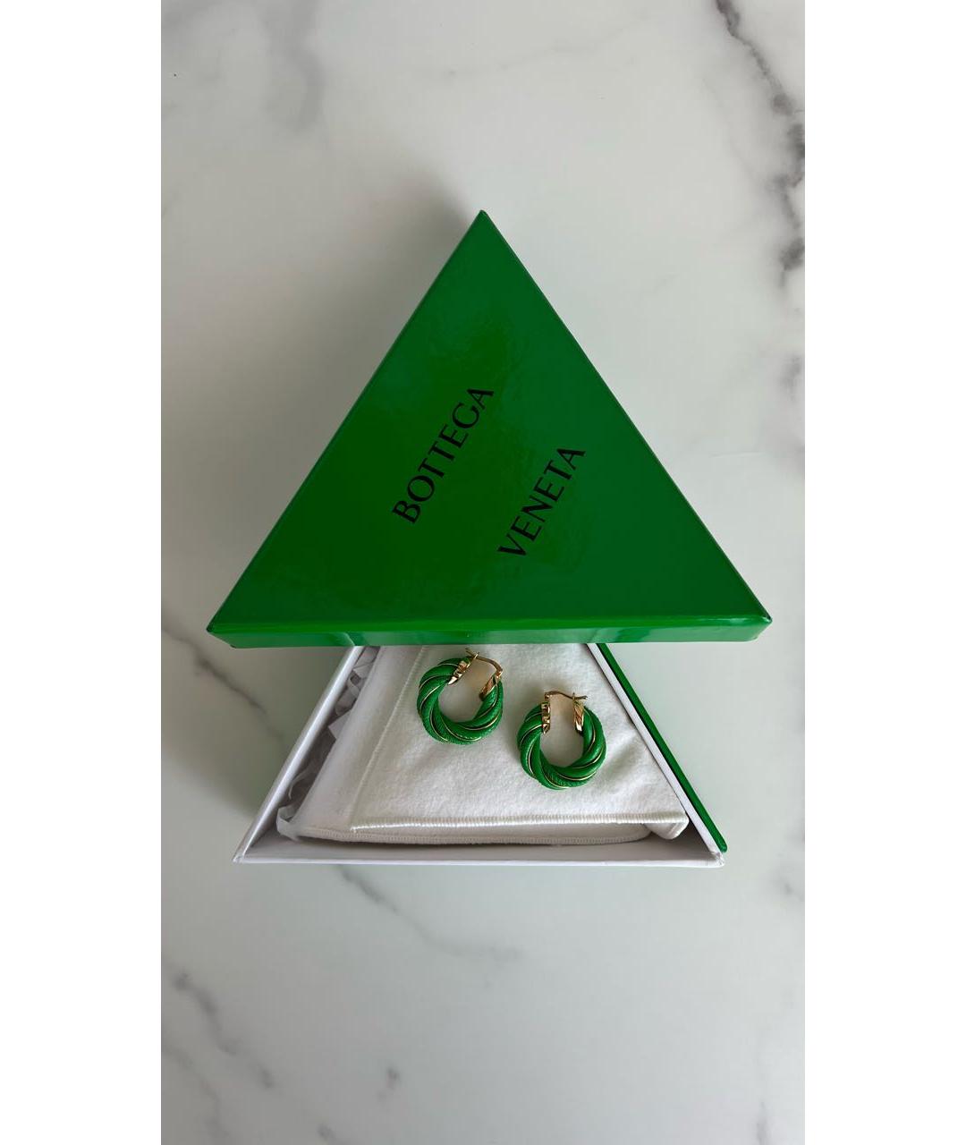 BOTTEGA VENETA Зеленые металлические серьги, фото 2