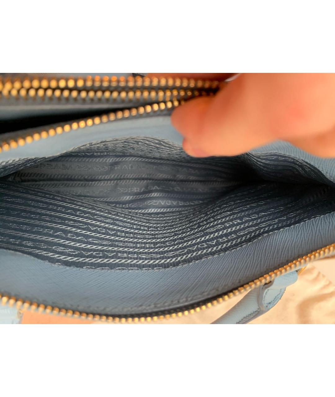 PRADA Голубая кожаная сумка с короткими ручками, фото 3