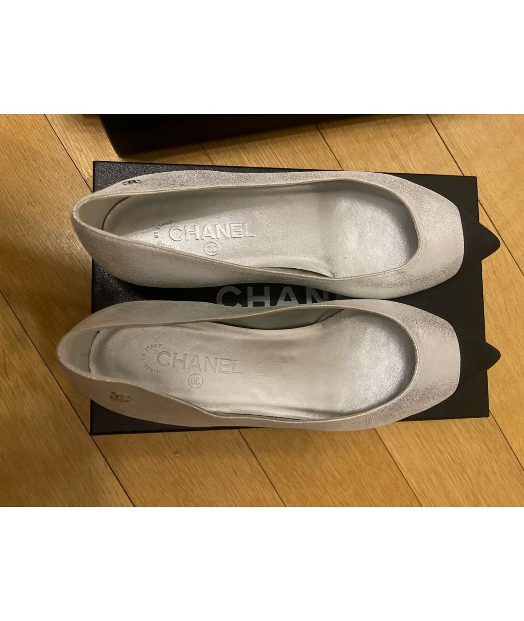 CHANEL Серебряные кожаные балетки, фото 3