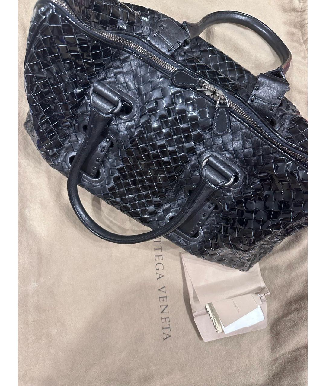 BOTTEGA VENETA Черная сумка тоут из лакированной кожи, фото 2