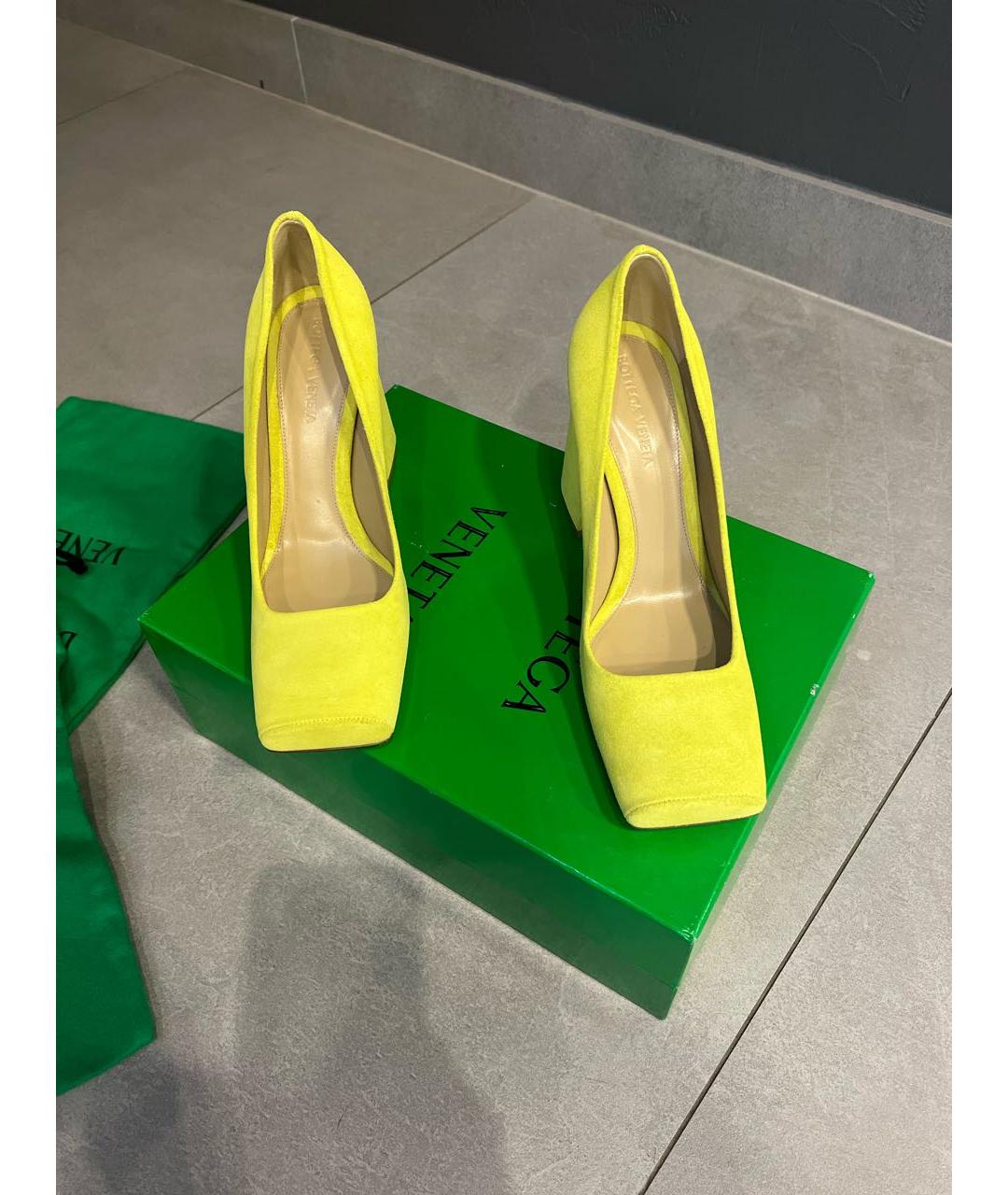 BOTTEGA VENETA Желтые замшевые туфли, фото 2