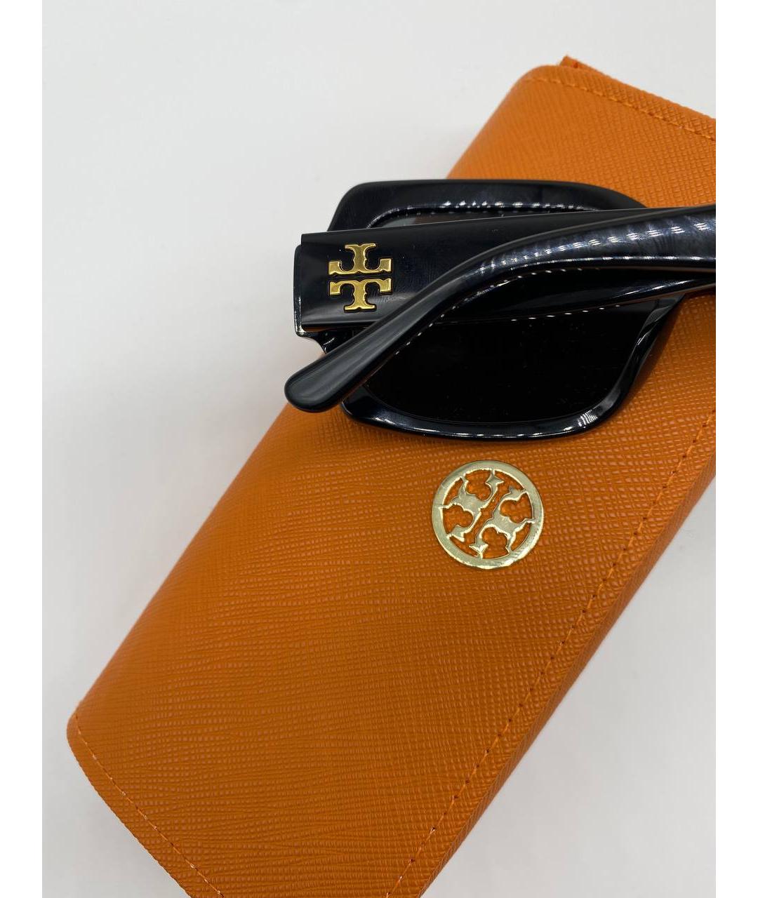 TORY BURCH Черные пластиковые солнцезащитные очки, фото 5