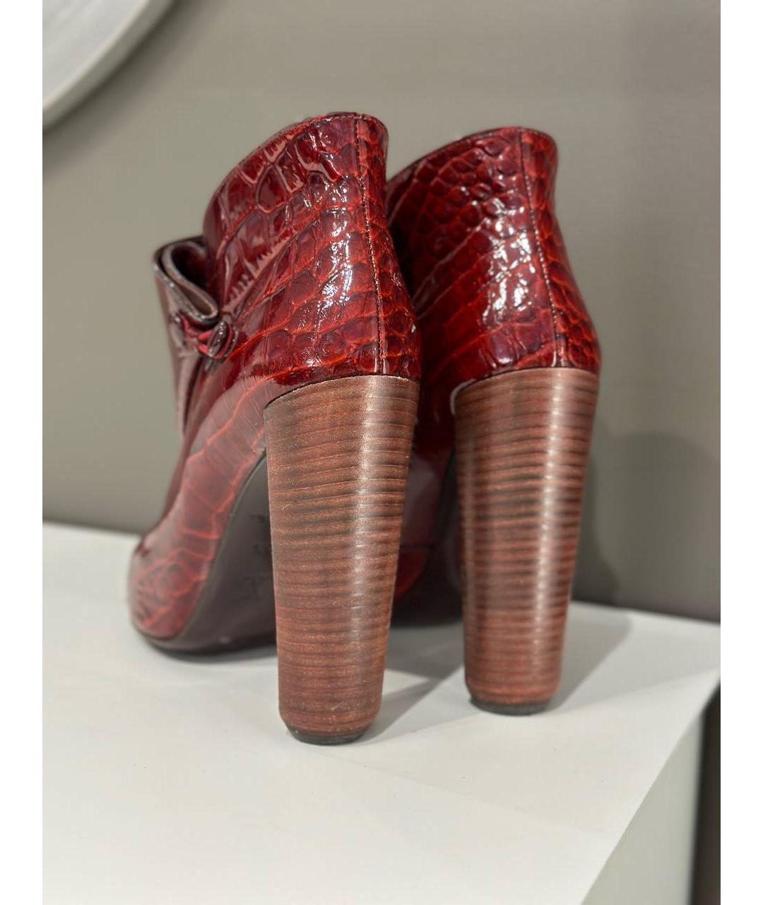 LOUIS VUITTON Красные ботильоны из лакированной кожи, фото 2