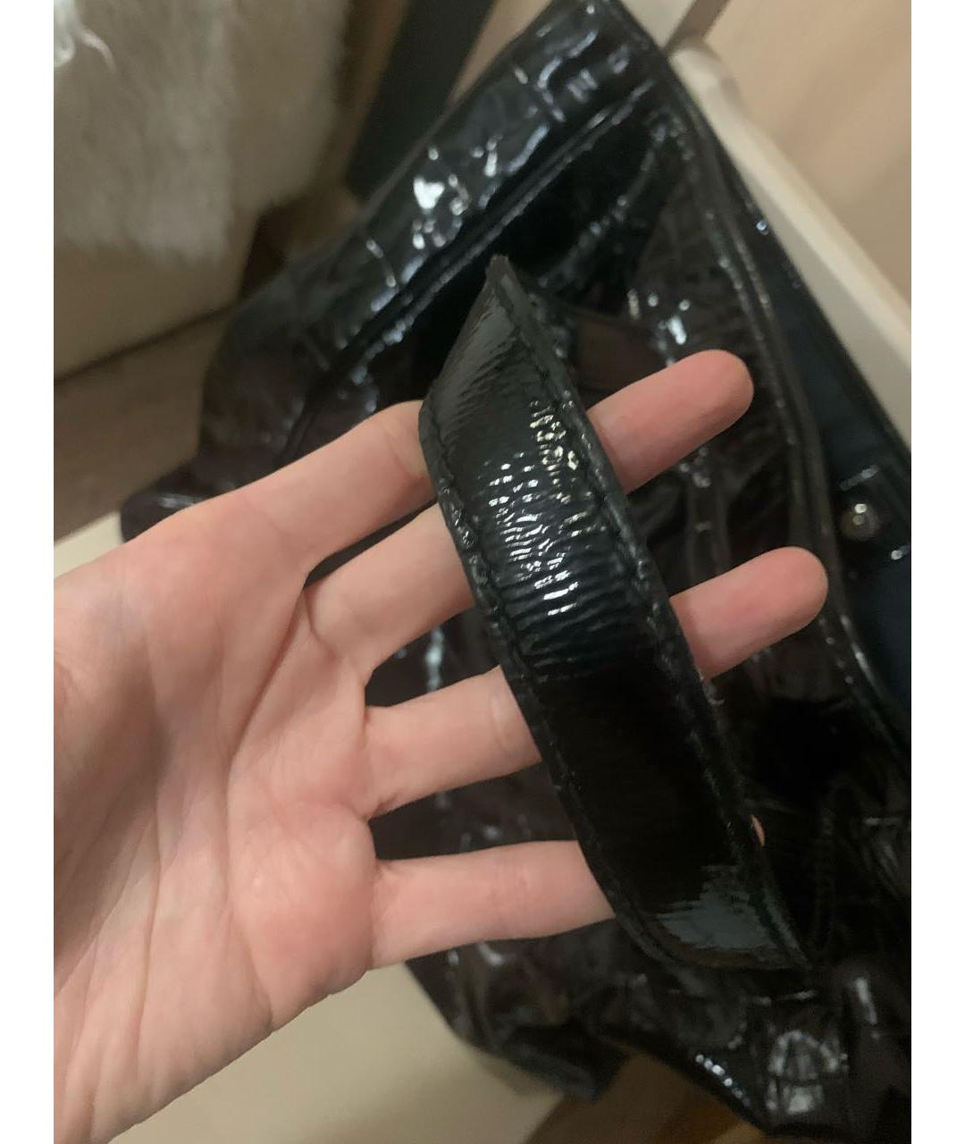 SAINT LAURENT Черная сумка тоут из лакированной кожи, фото 7