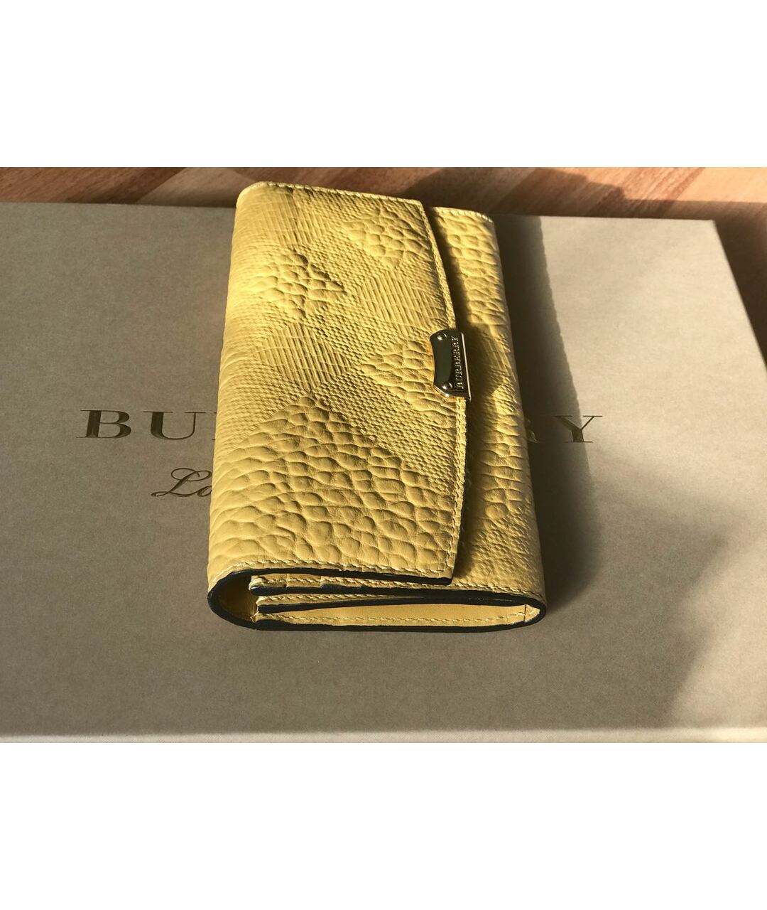 BURBERRY Желтый кожаный кошелек, фото 2
