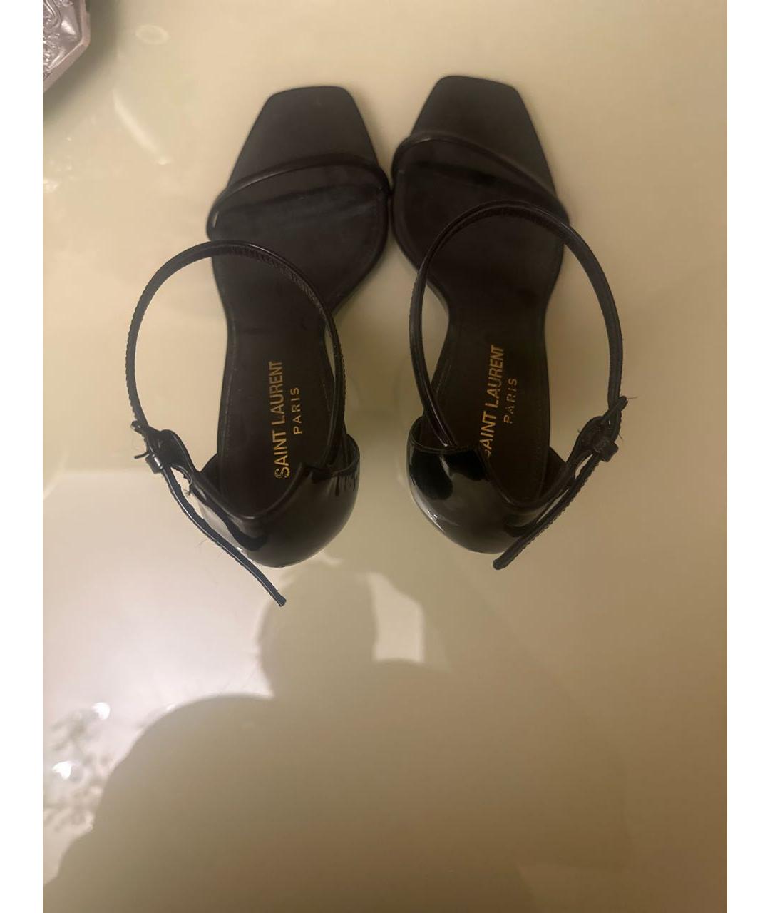 SAINT LAURENT Черные босоножки из лакированной кожи, фото 4