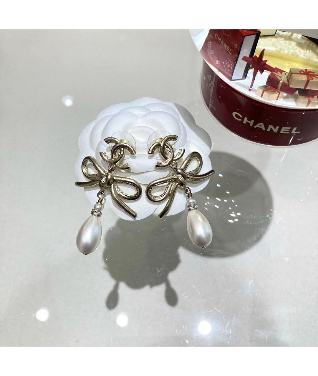 CHANEL Белые жемчужные серьги, фото 2