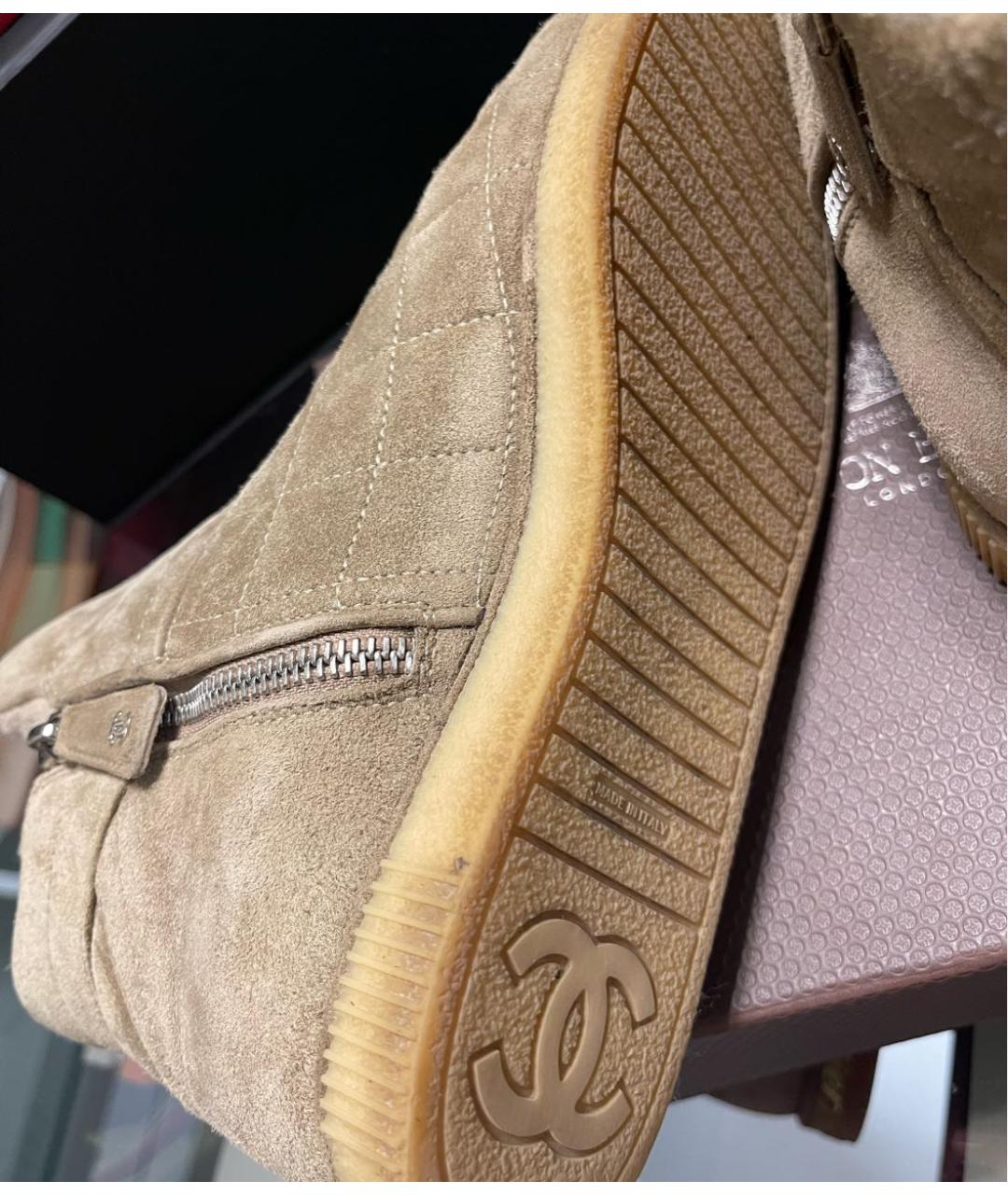 CHANEL Бежевые замшевые полусапоги, фото 4