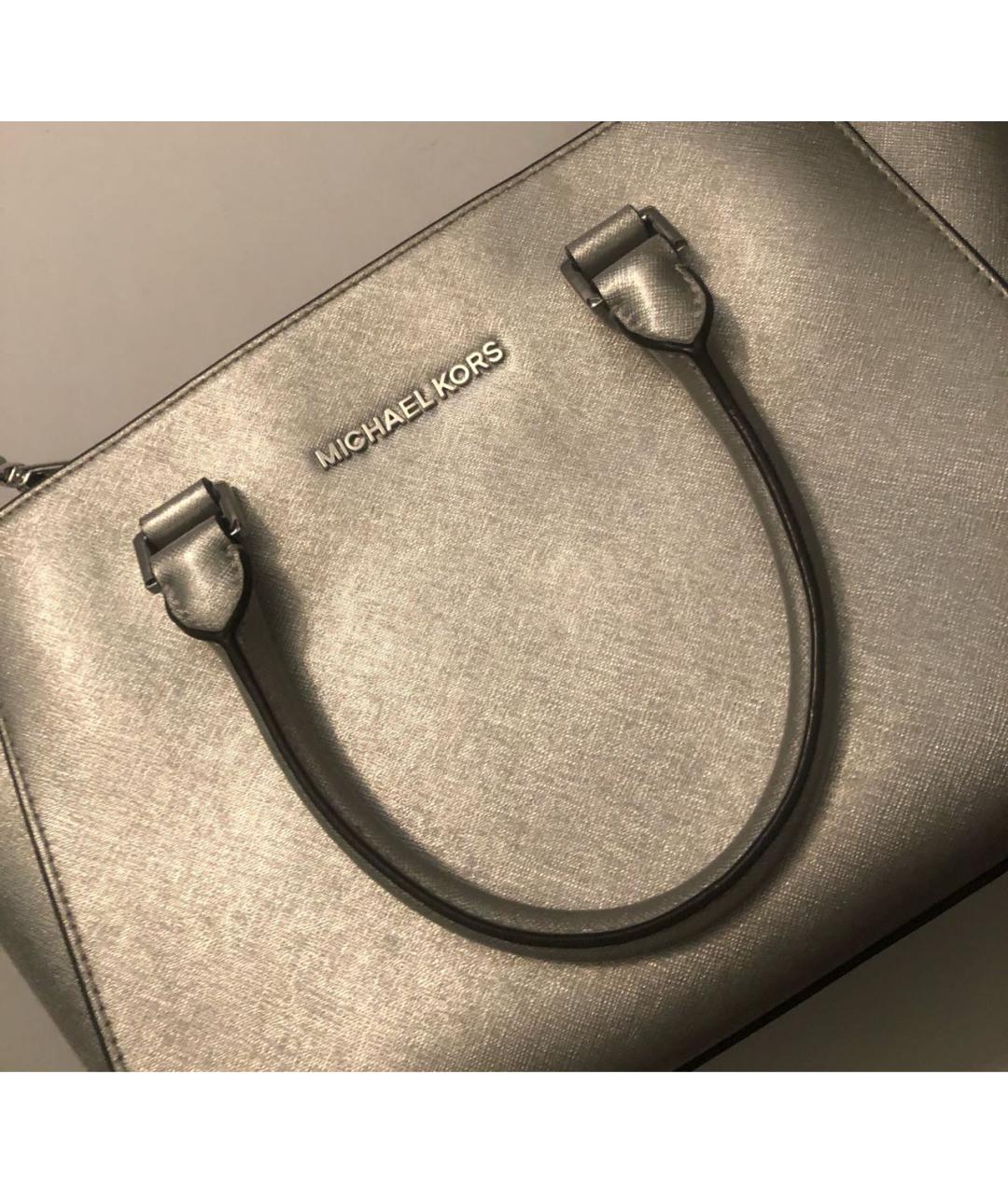 MICHAEL KORS Серебряная кожаная сумка с короткими ручками, фото 3
