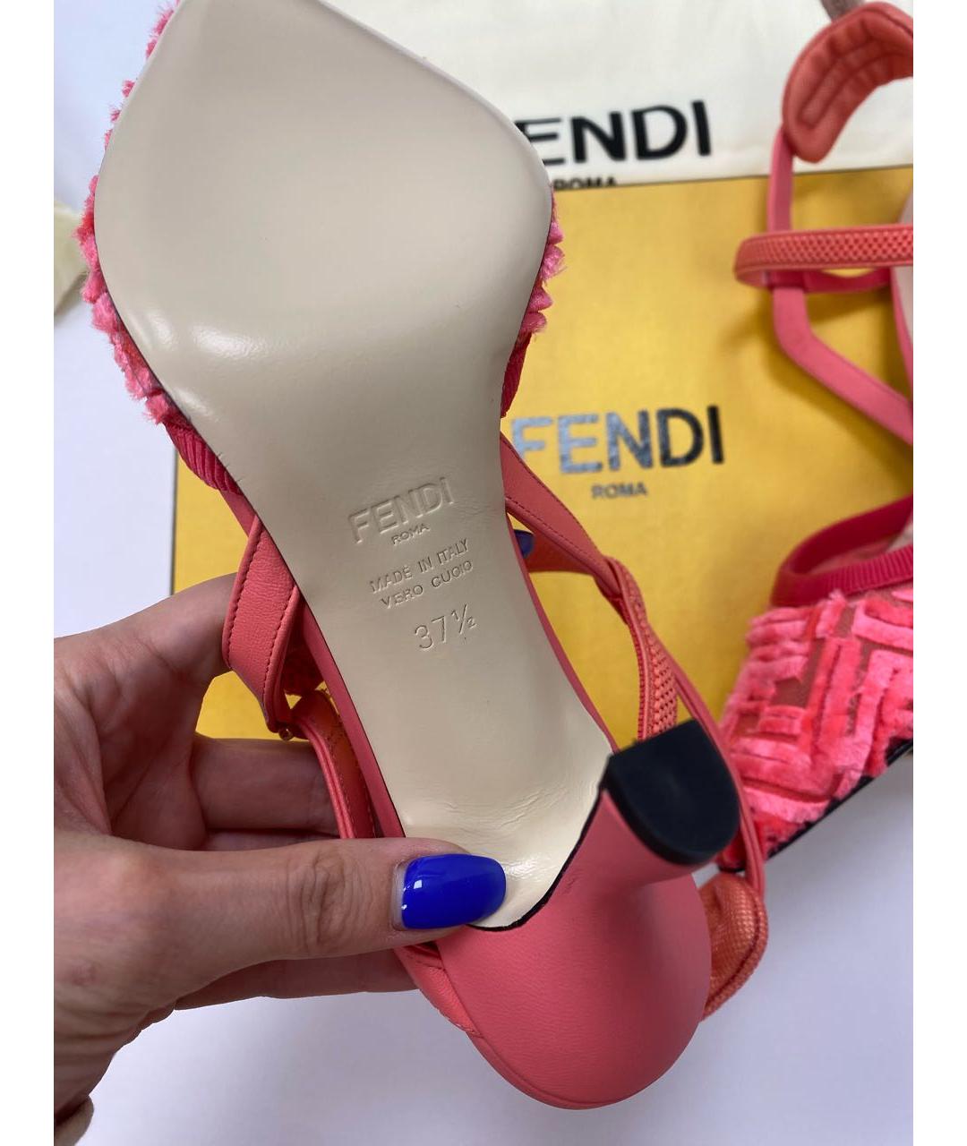 FENDI Коралловые бархатные туфли, фото 4