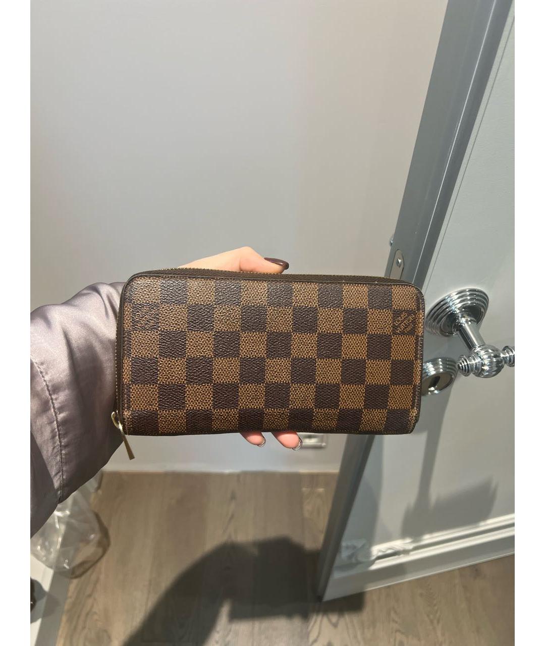 LOUIS VUITTON PRE-OWNED Коричневый кожаный кошелек, фото 5