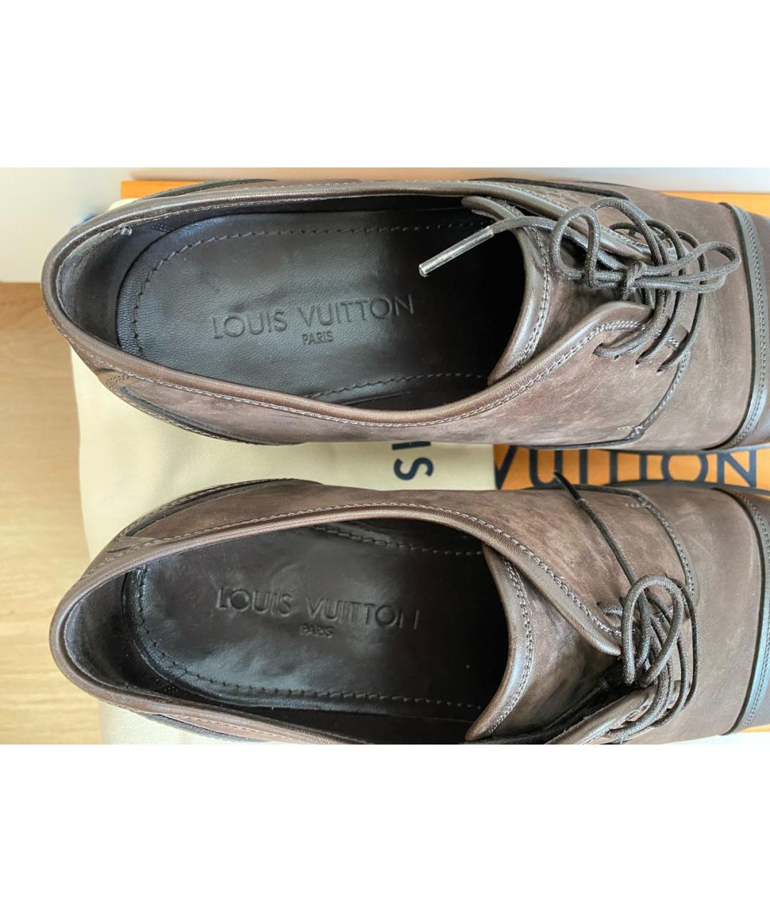 LOUIS VUITTON PRE-OWNED Коричневые нубуковые туфли, фото 4