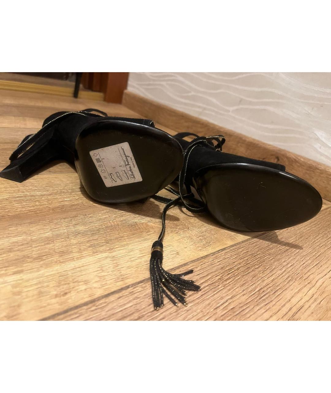 FERRAGAMO Черные замшевые туфли, фото 5