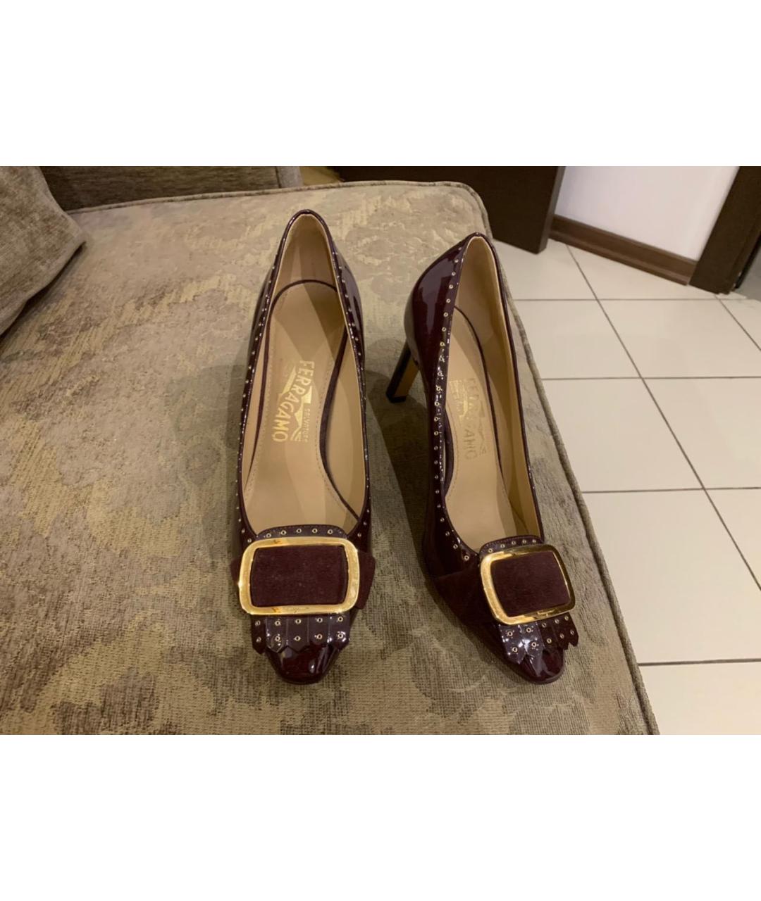 FERRAGAMO Бордовые туфли из лакированной кожи, фото 6