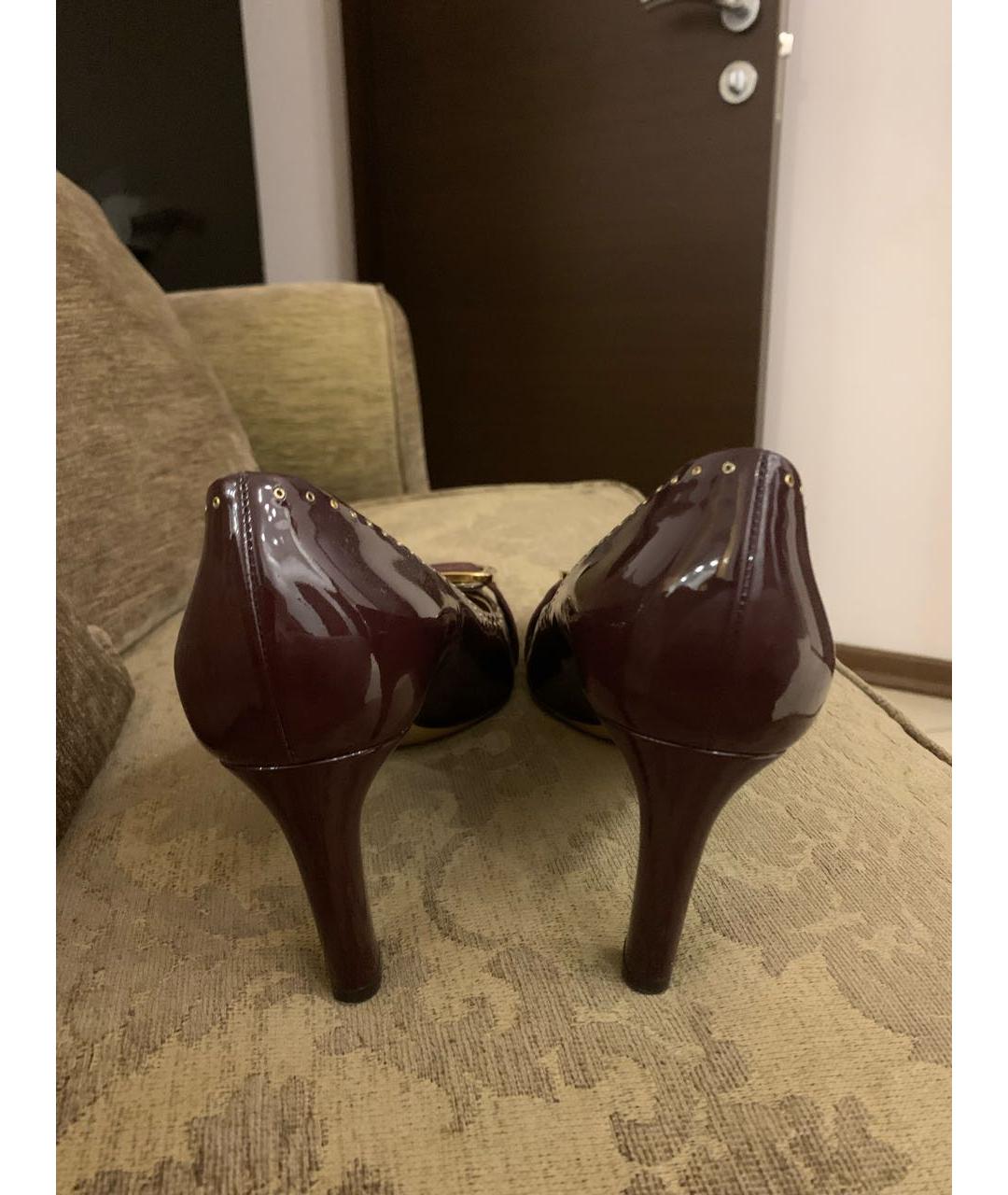 FERRAGAMO Бордовые туфли из лакированной кожи, фото 4