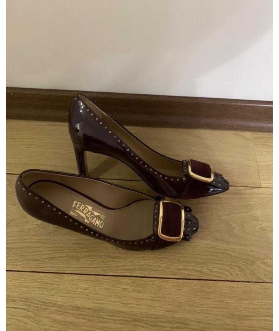 FERRAGAMO Бордовые туфли из лакированной кожи, фото 7