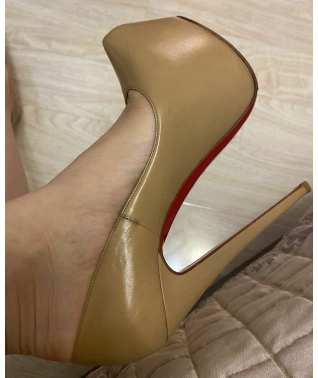 CHRISTIAN LOUBOUTIN Бежевые кожаные туфли, фото 4