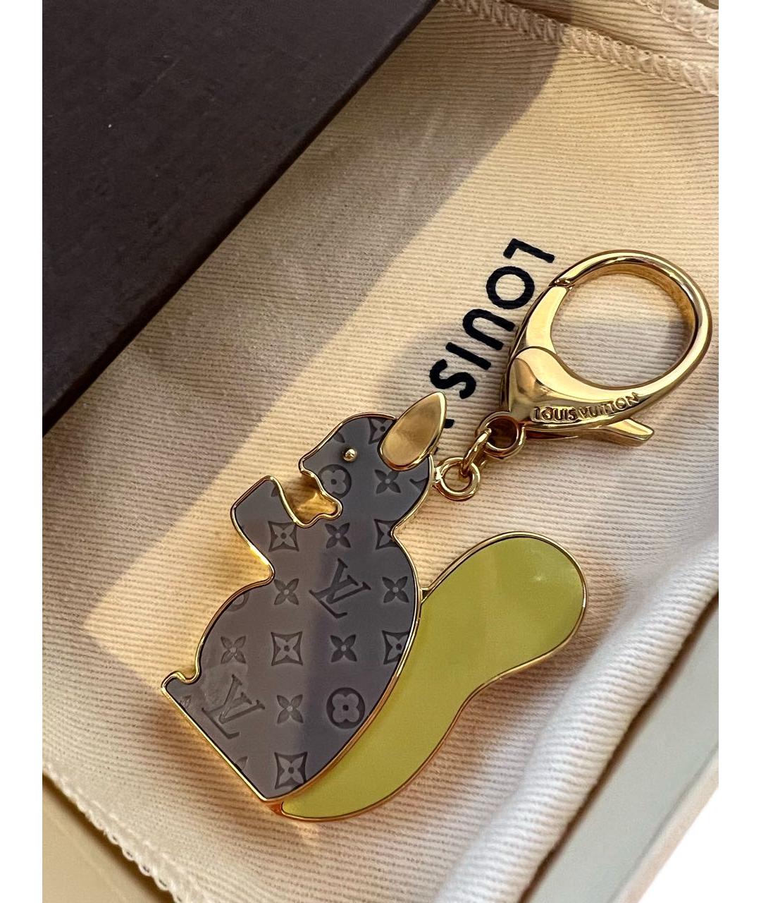 LOUIS VUITTON Золотой брелок, фото 2