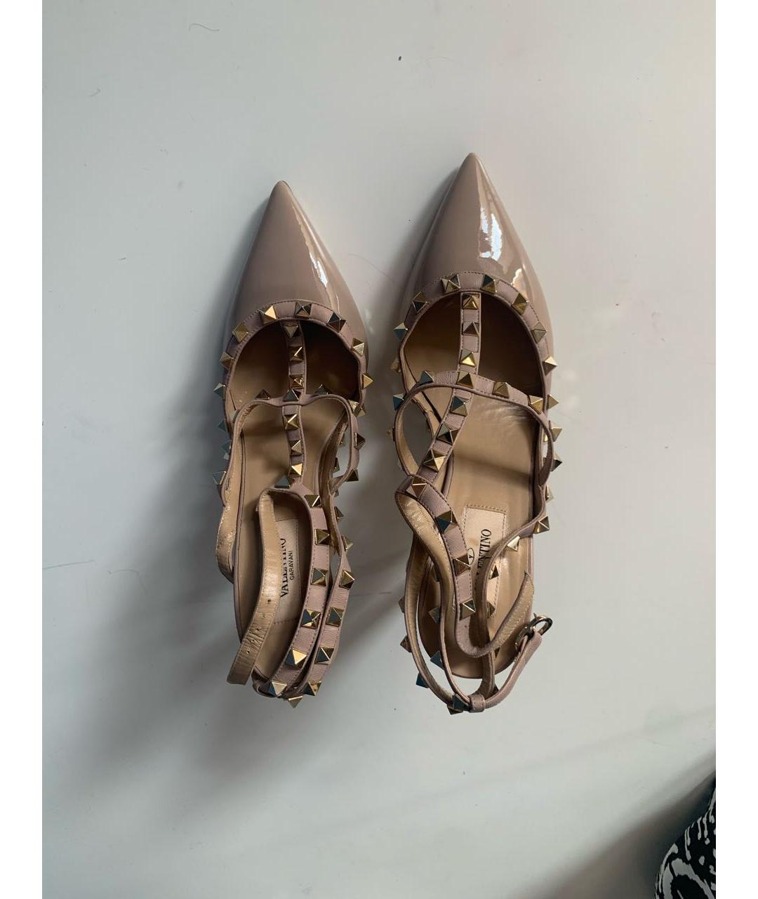 VALENTINO Бежевые туфли из лакированной кожи, фото 3