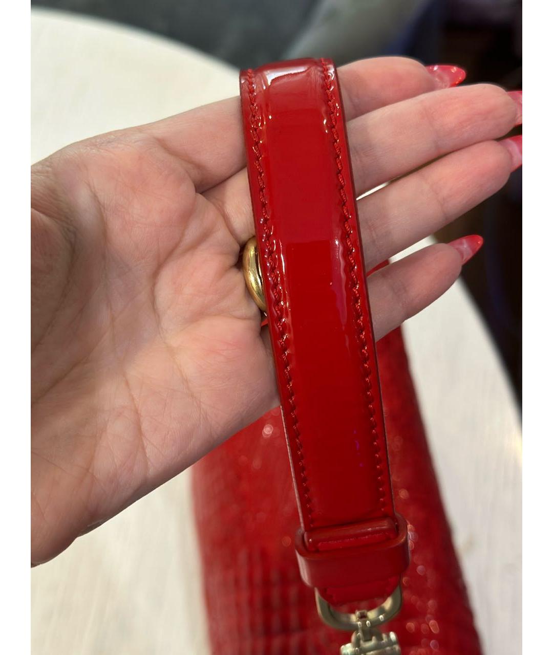 VERSACE Красная сумка с короткими ручками из лакированной кожи, фото 3