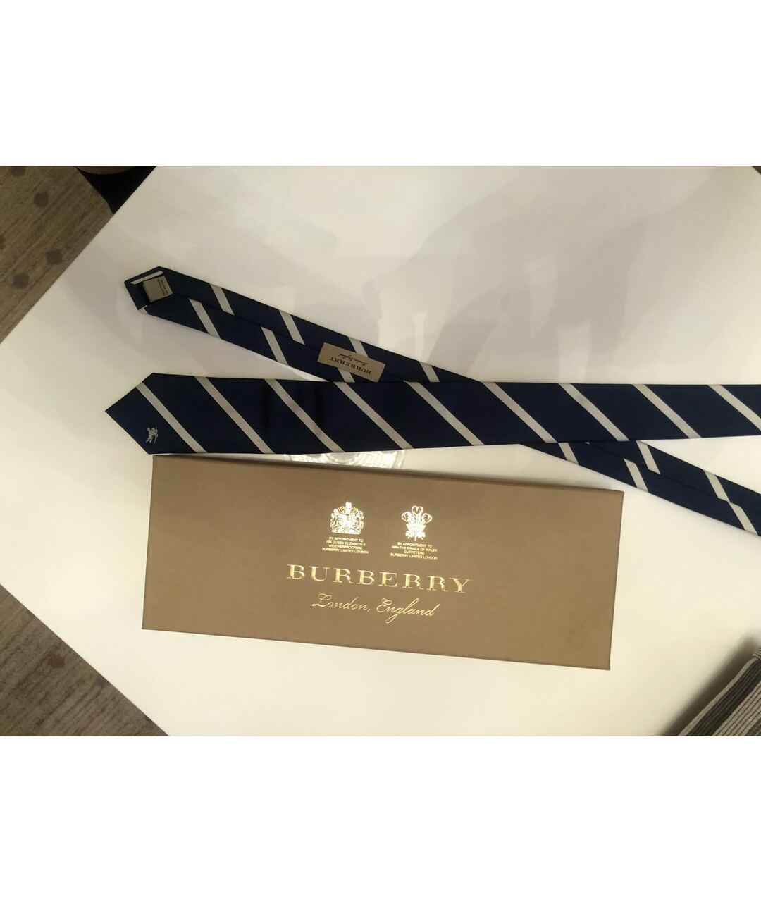 BURBERRY Темно-синий шелковый галстук, фото 2