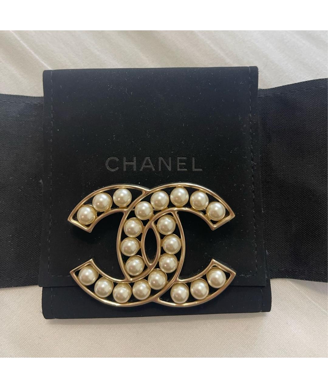 CHANEL Белая позолоченная булавка / брошь, фото 2
