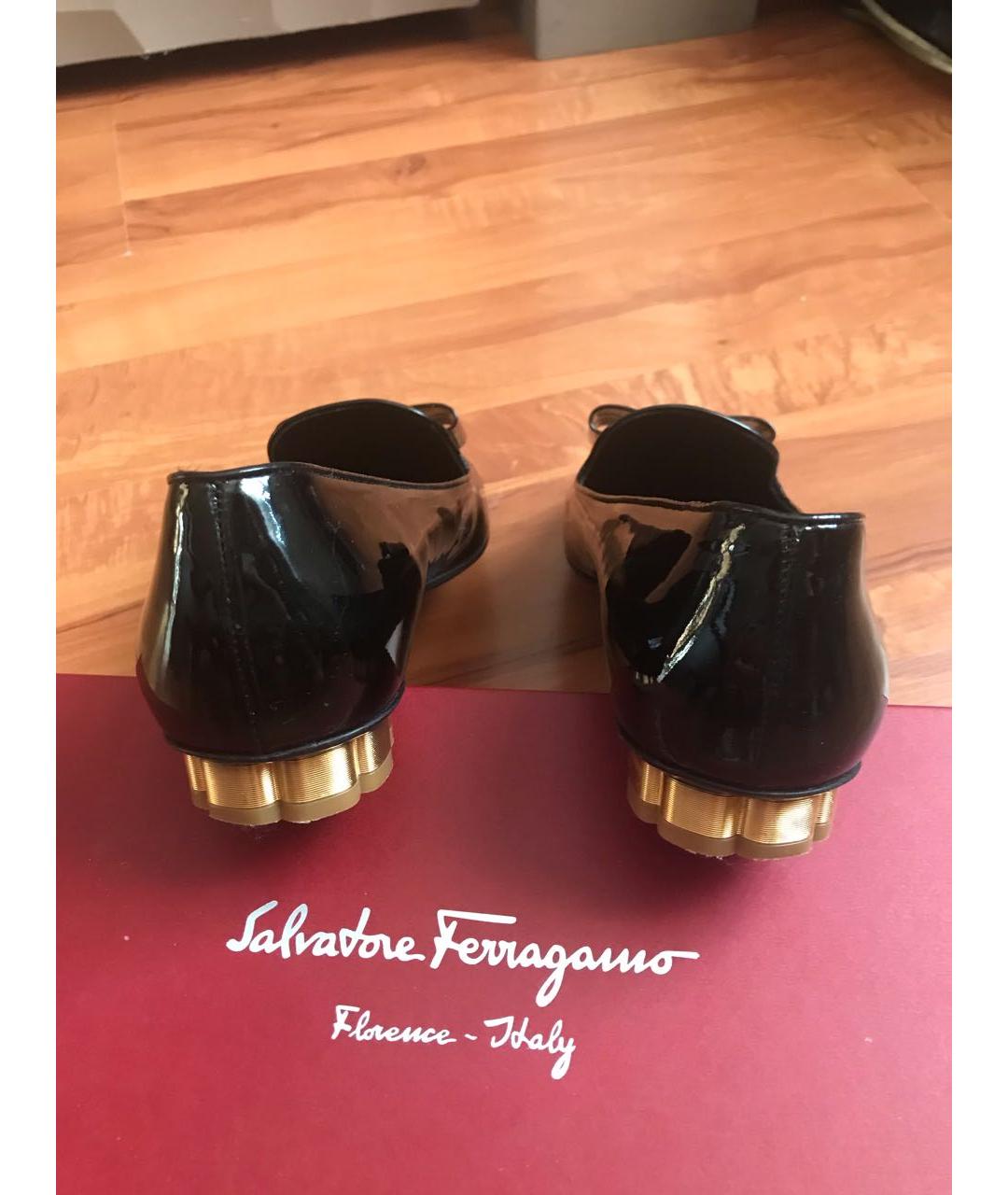 SALVATORE FERRAGAMO Черные кожаные балетки, фото 4