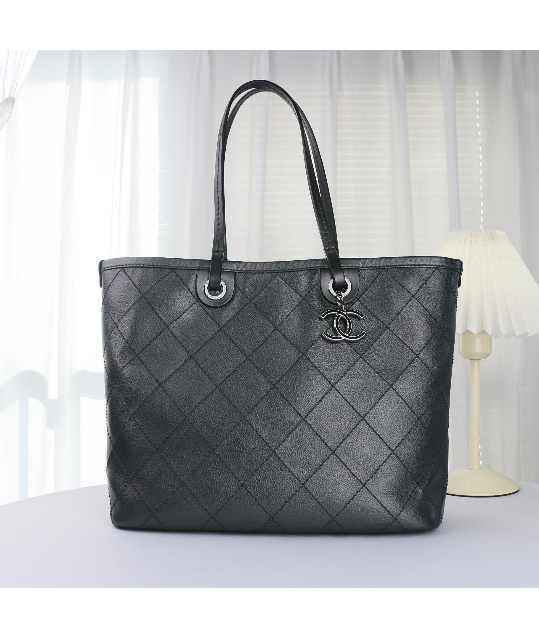 CHANEL Черная кожаная сумка тоут, фото 2
