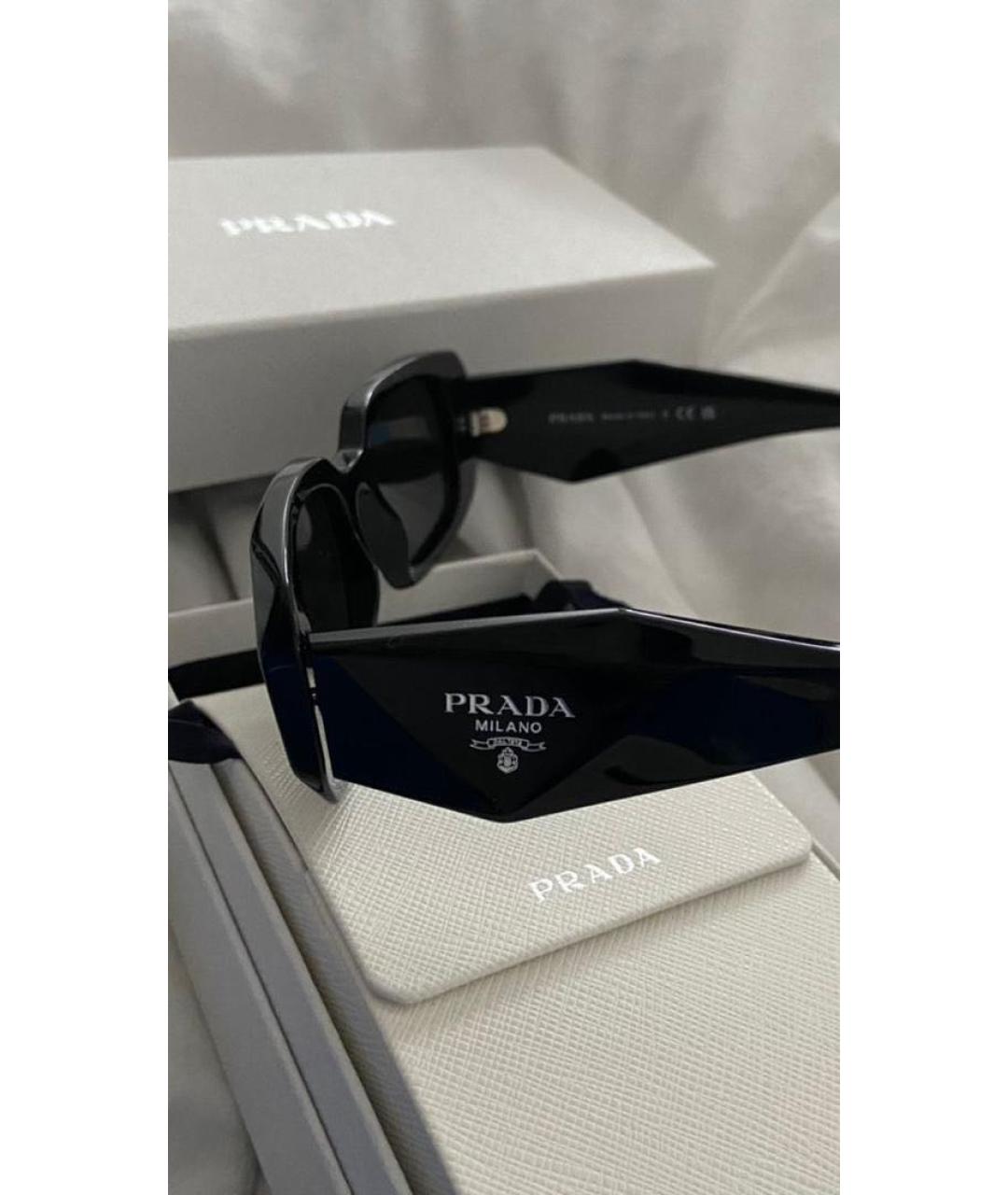 PRADA Черные пластиковые солнцезащитные очки, фото 2