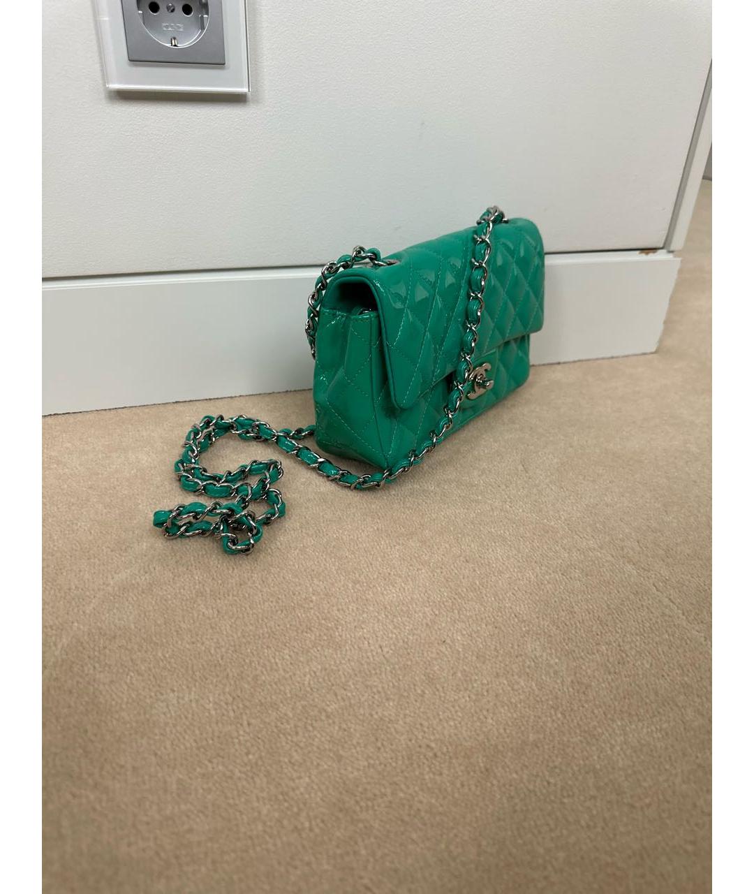 CHANEL PRE-OWNED Зеленая сумка через плечо из лакированной кожи, фото 2