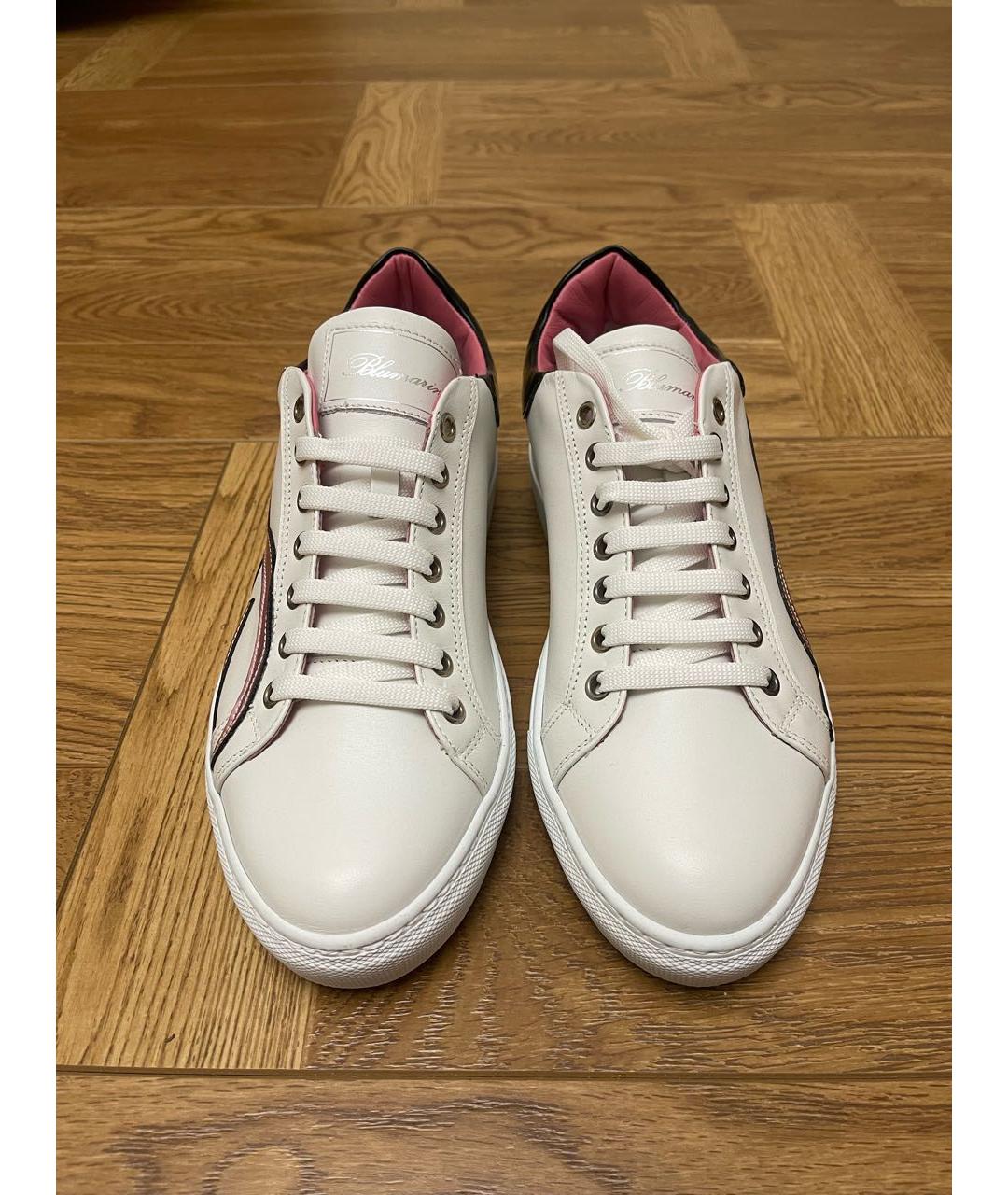 BLUMARINE Белые кожаные кроссовки, фото 2