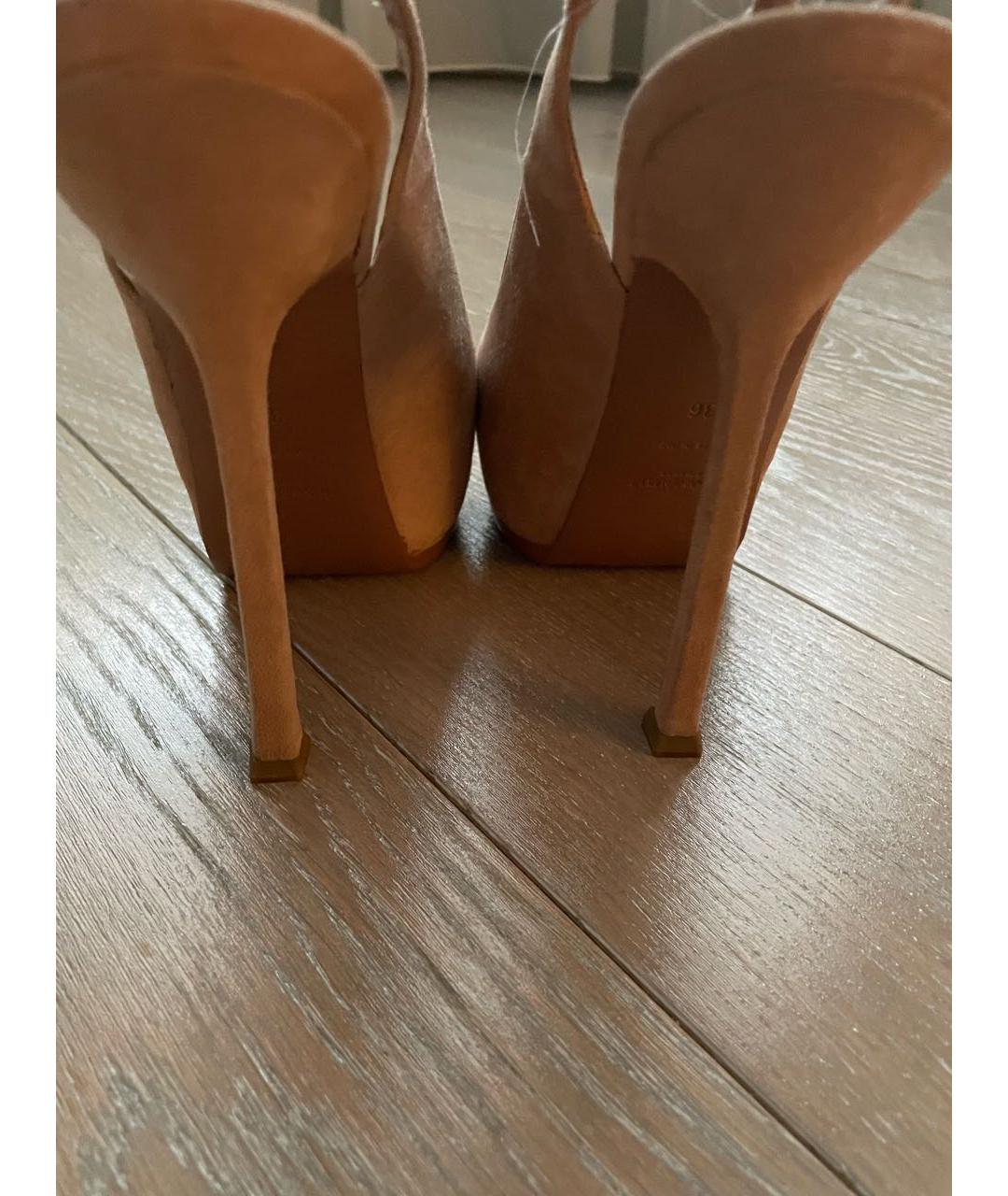 SAINT LAURENT Бежевые замшевые босоножки, фото 3