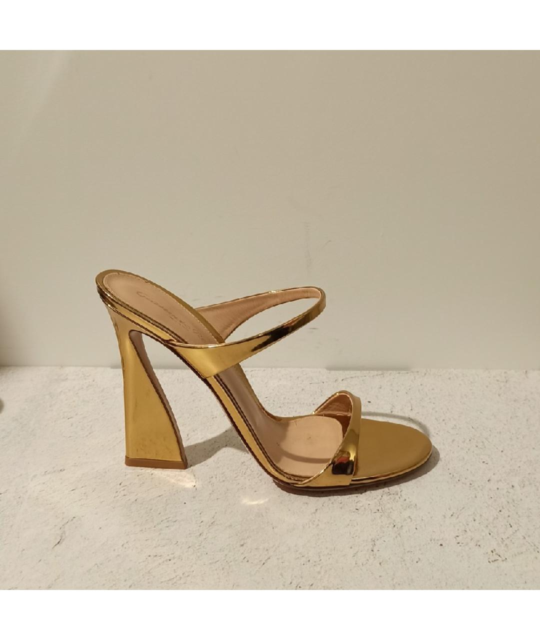 GIANVITO ROSSI Золотые кожаные босоножки, фото 6