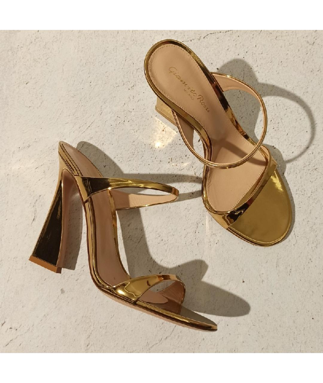 GIANVITO ROSSI Золотые кожаные босоножки, фото 4