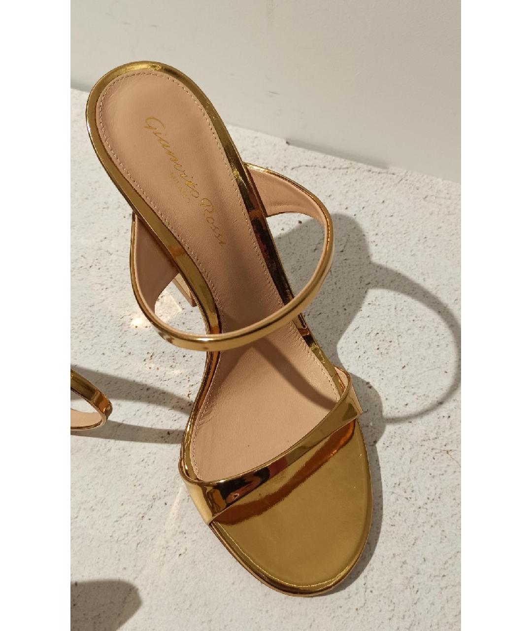 GIANVITO ROSSI Золотые кожаные босоножки, фото 5