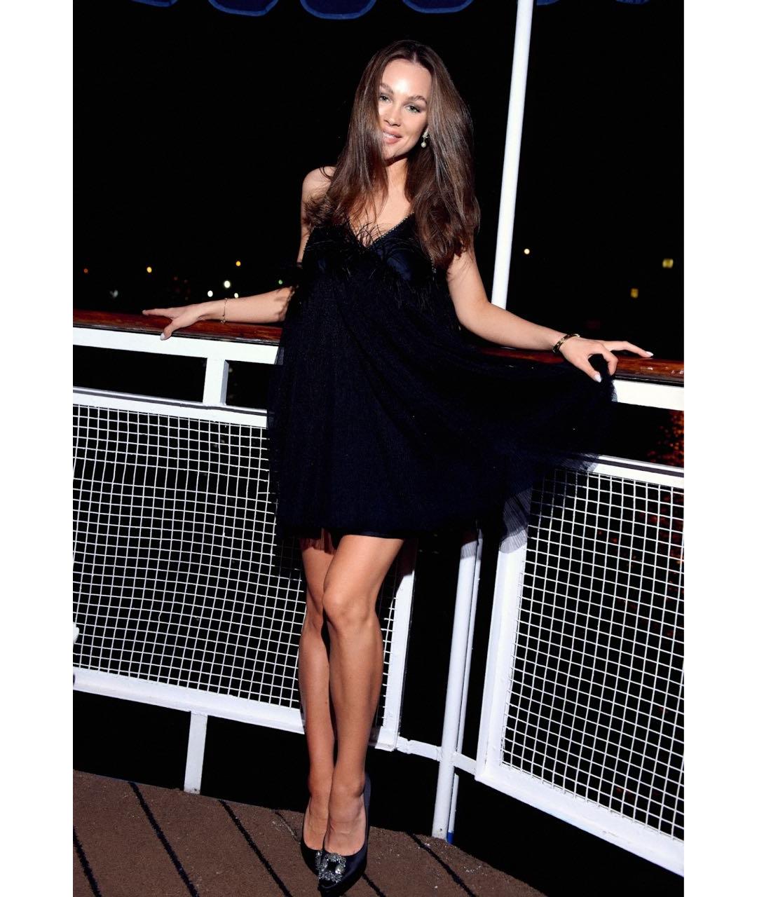 NO. 21 Черное вискозное вечернее платье, фото 7