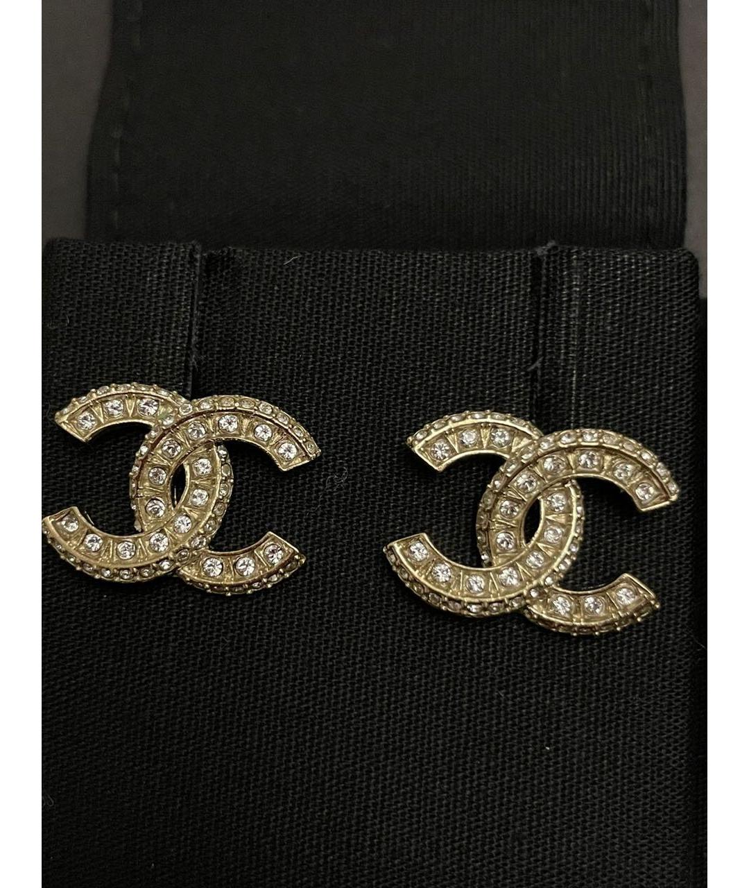 CHANEL Белые латунные серьги, фото 2