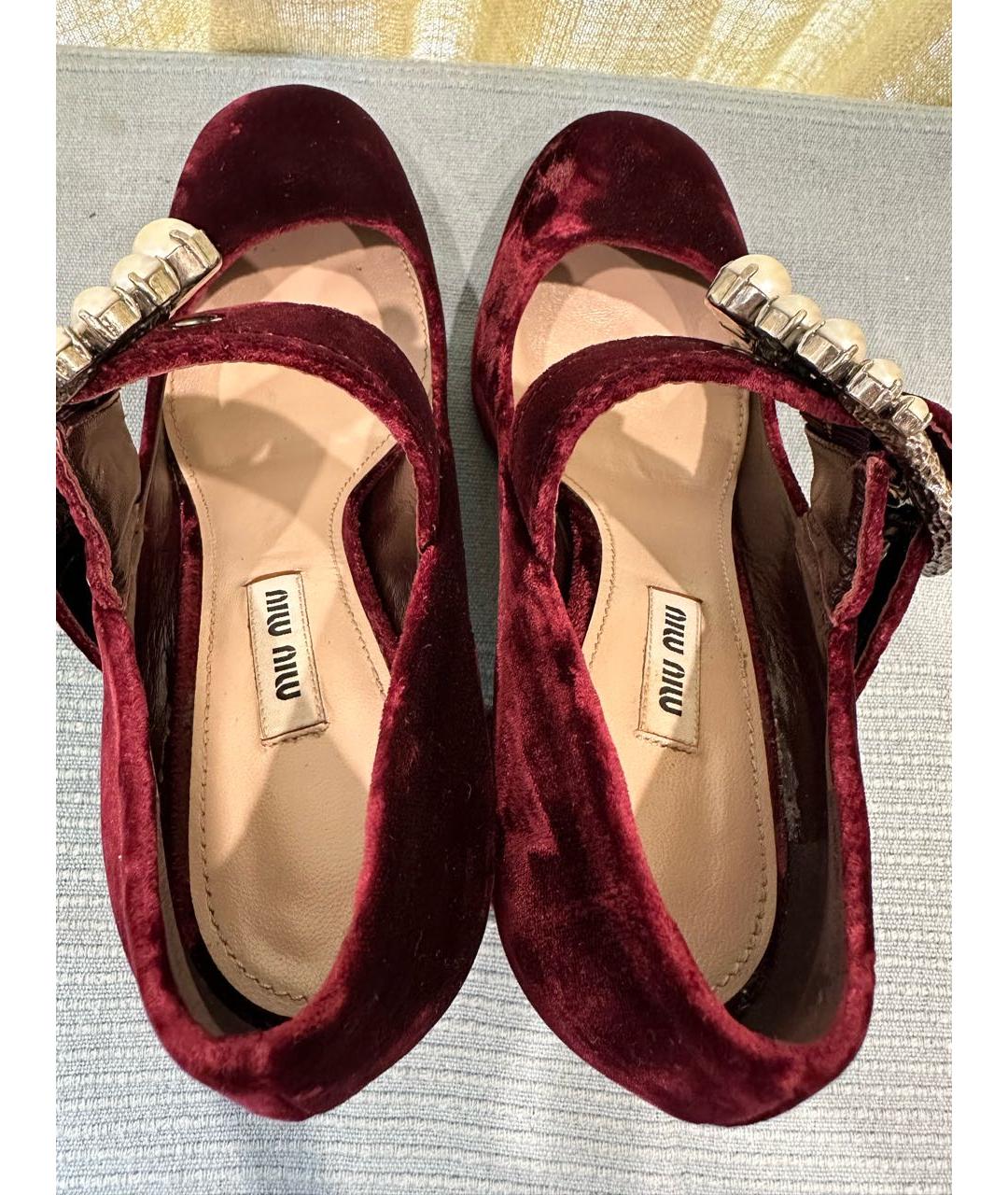 MIU MIU Бордовые бархатные туфли, фото 3