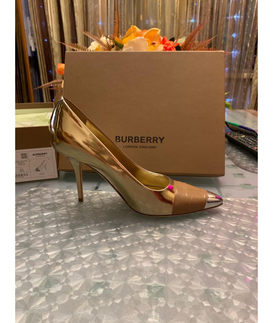 BURBERRY Золотые кожаные туфли, фото 5