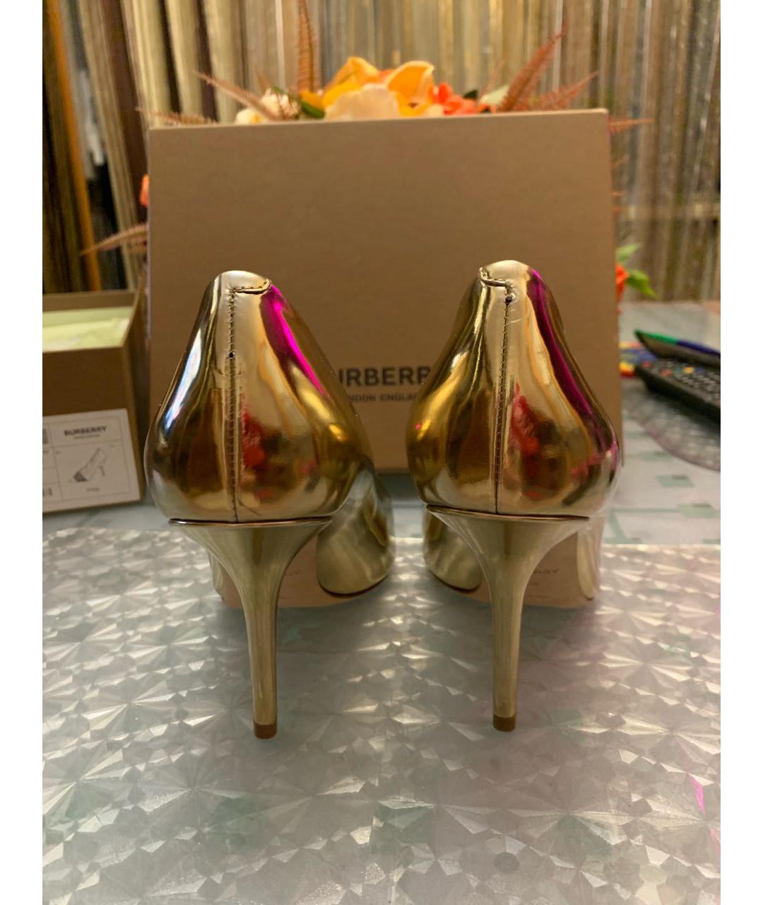 BURBERRY Золотые кожаные туфли, фото 4