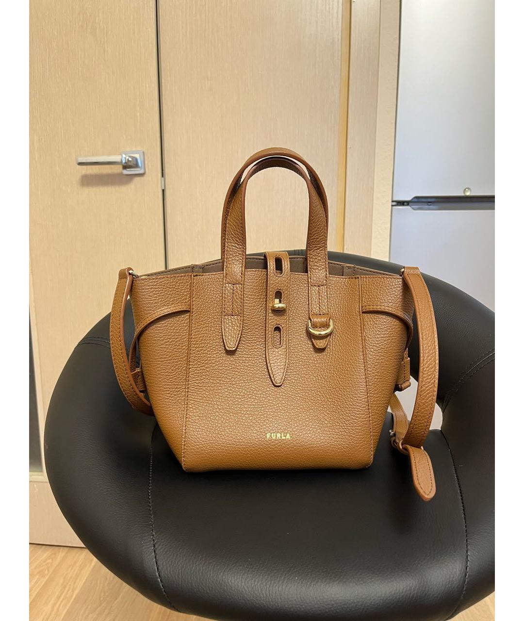 FURLA Коричневая кожаная сумка с короткими ручками, фото 5