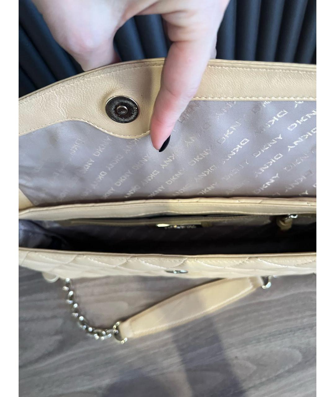 DKNY Бежевая кожаная сумка с короткими ручками, фото 7