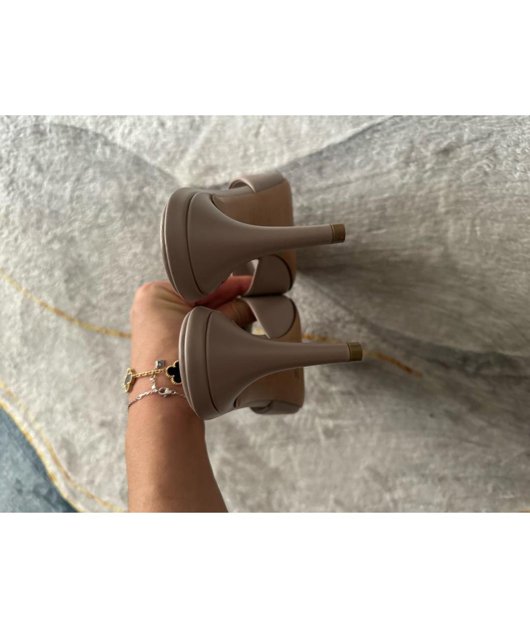 VALENTINO Бежевые кожаные босоножки, фото 4