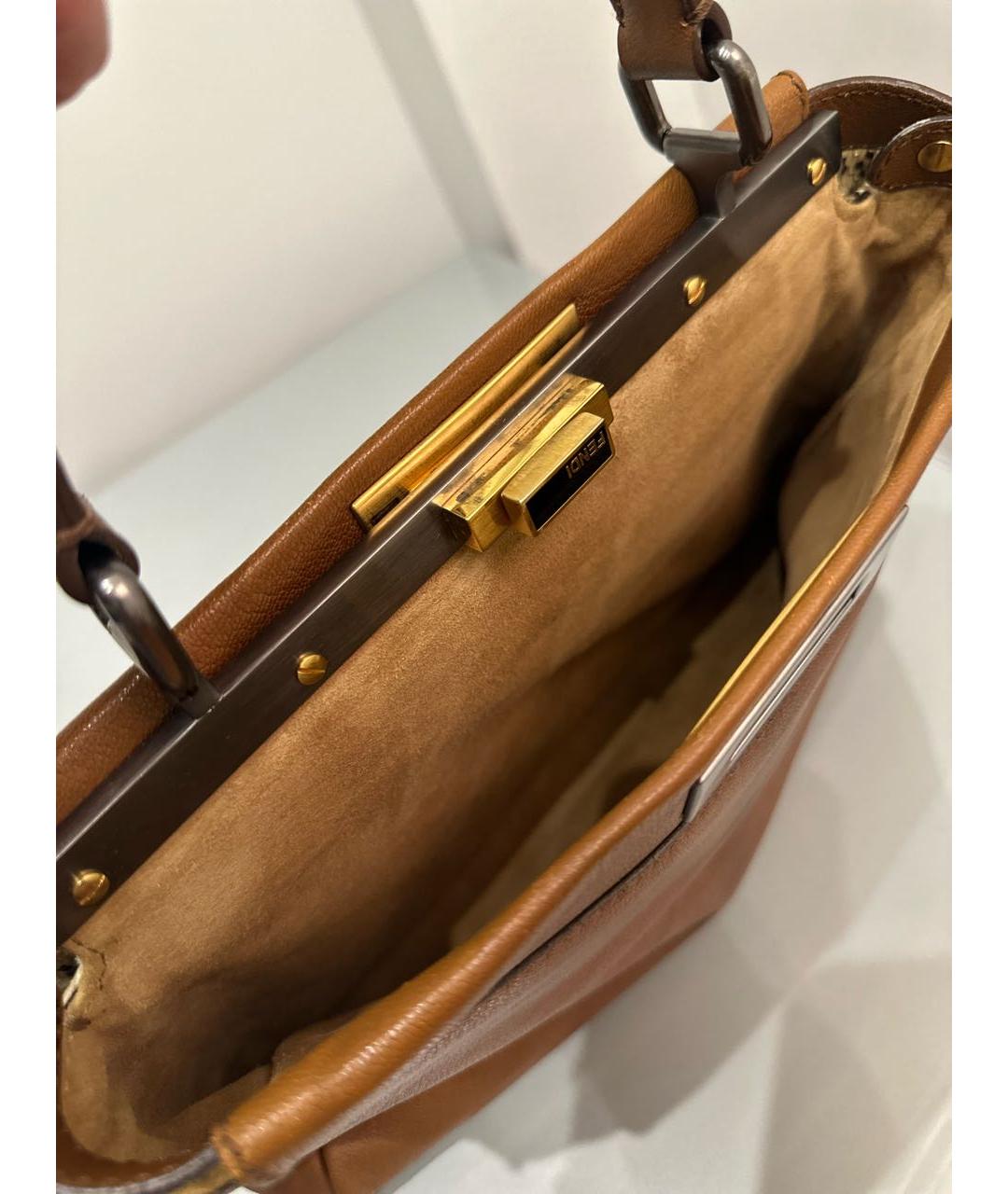 FENDI Коричневая кожаная сумка с короткими ручками, фото 4