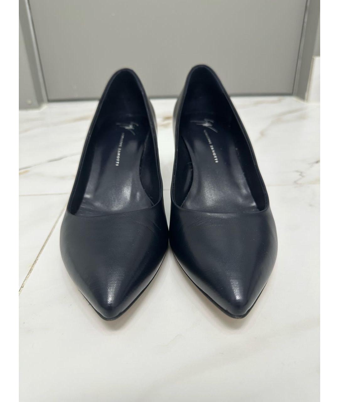 GIUSEPPE ZANOTTI DESIGN Темно-синие лодочки на низком каблуке из лакированной кожи, фото 2